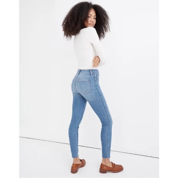 Madewell 10” High-Rise Skinny Jeans in Ainsworth Wash: Raw-Hem Edition - Picture 2 of 12